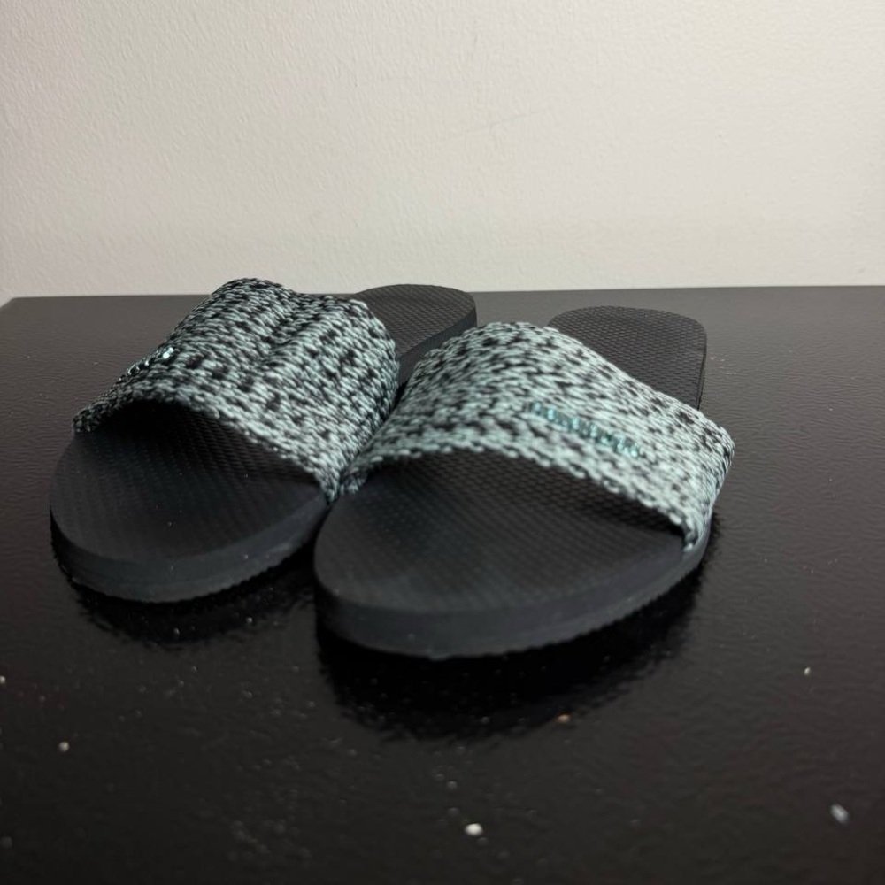 Havaianas You Malta Flip Flop Sandal Women's Size 5/6 black / Blue Sky
